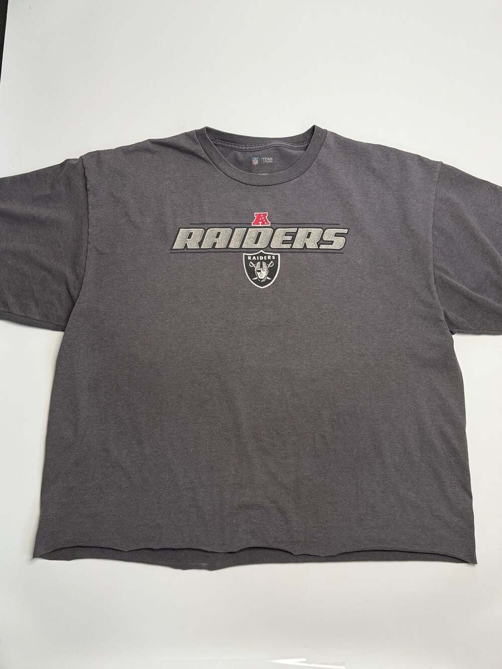 NFL Team Apparel Las Vegas Raiders Dark Gray Graphic T-Shirt 2XL